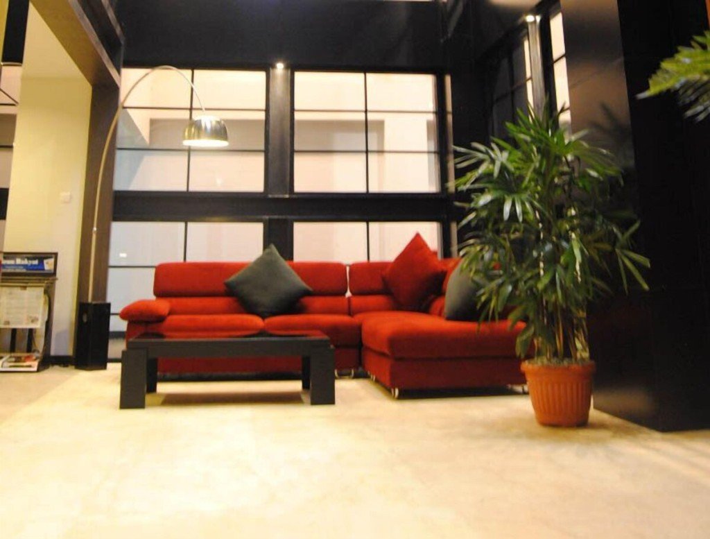 Lobby dBest Hotel Bandung yang nyaman