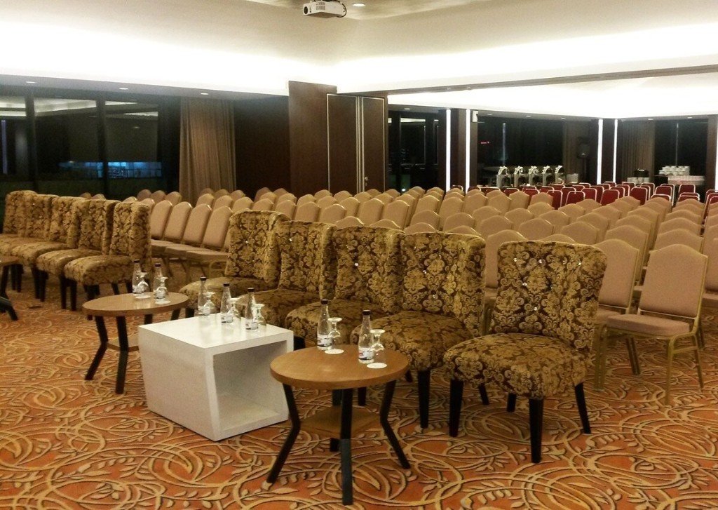 Meeting Room dBest Hotel Bandung