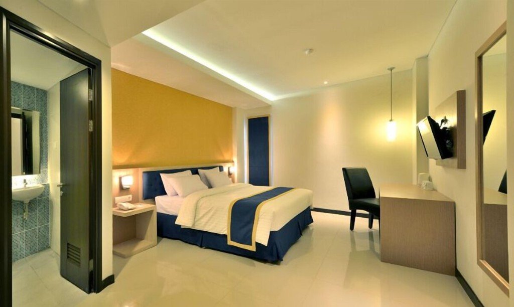 Interior Superior Room dBest Hotel Bandung